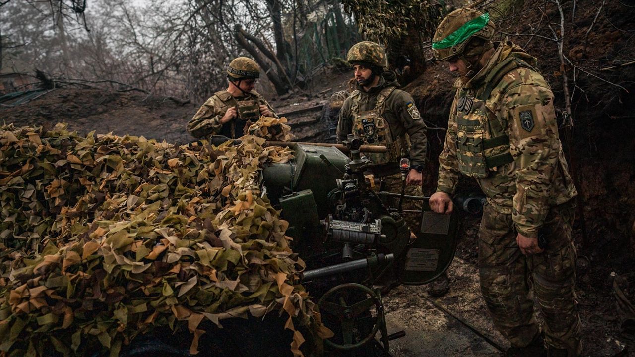 Avrupa'nın savaş sonrası güvenlik için Ukrayna'ya asker gönderme planı üzerinde çalıştığı iddiası