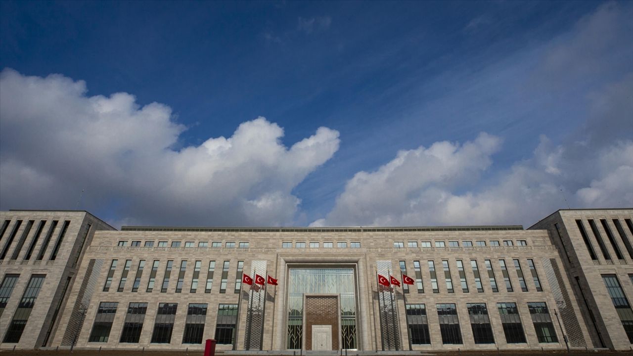 MİT, Atatürk'ten gazeteci olduğunu söyleyerek mülakat isteyen İngiliz kadın ile ilgili raporu paylaştı