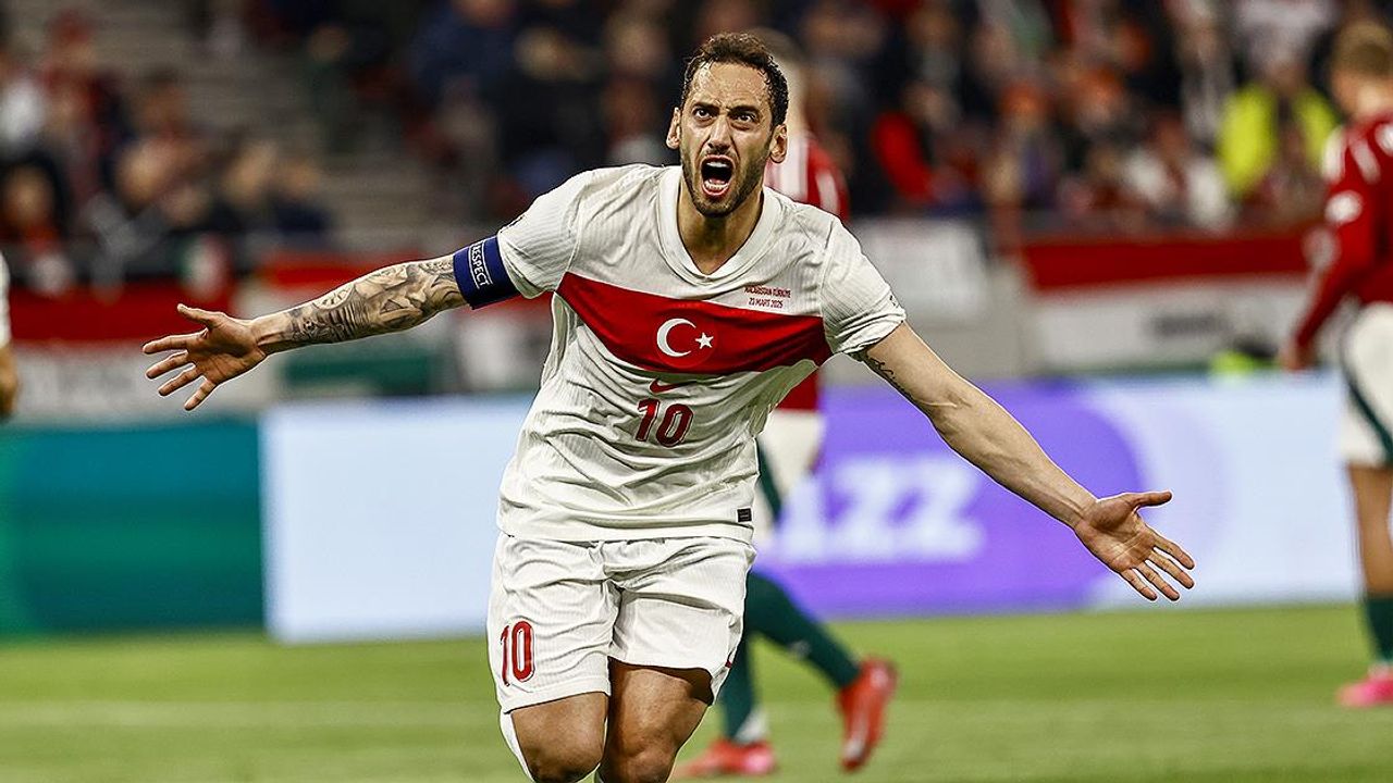 Hakan Çalhanoğlu, A Milli Takım'da en golcü oyuncular listesinde 4. sıraya yükseldi