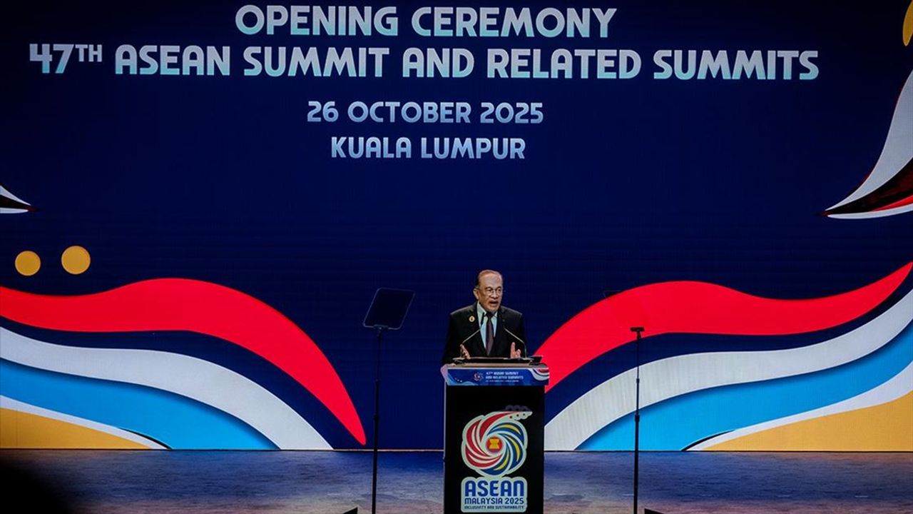 47. ASEAN Zirvesi Malezya'nın ev sahipliğinde başladı