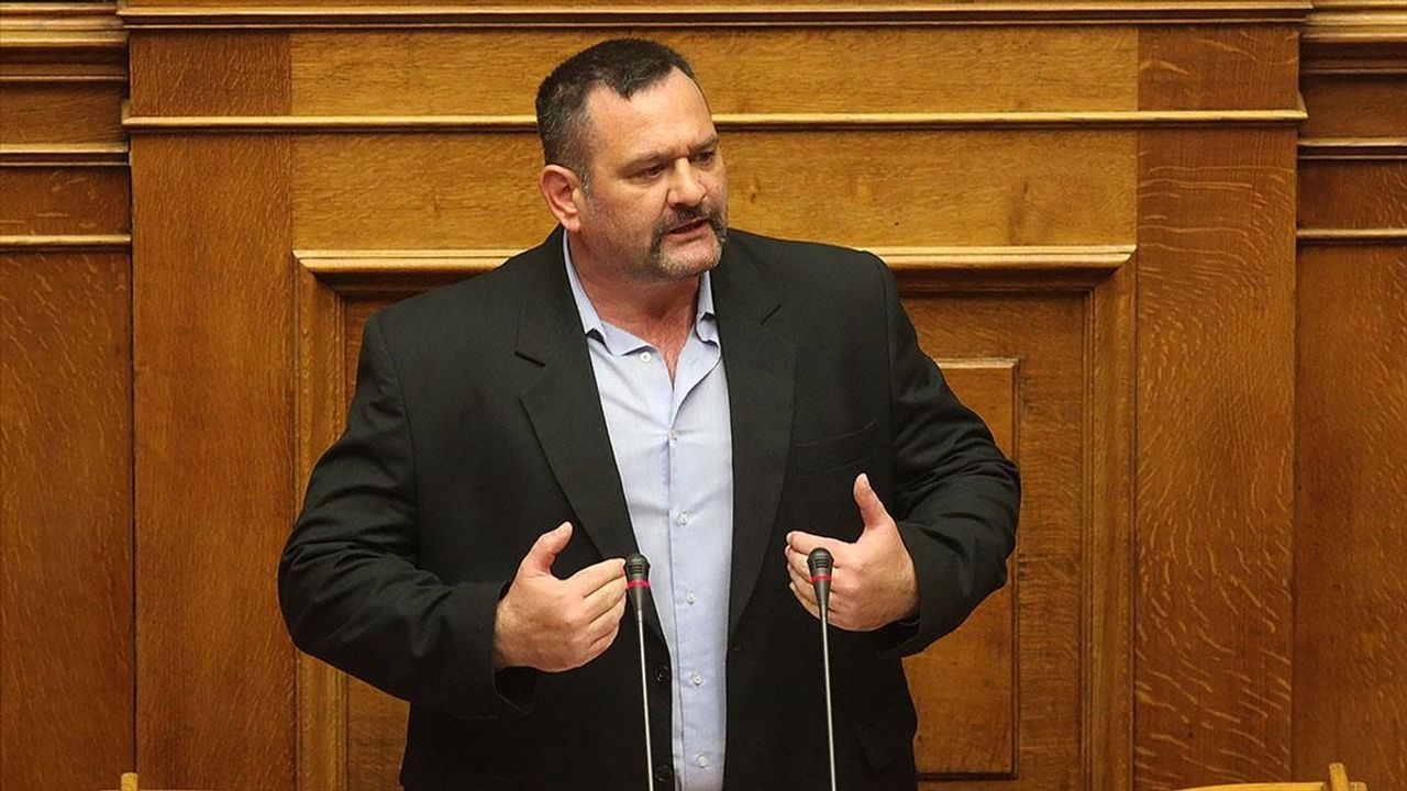 AP, ırkçı eski Yunan milletvekili Lagos'a hapis cezası aldıktan sonra bile ödeme yapmış