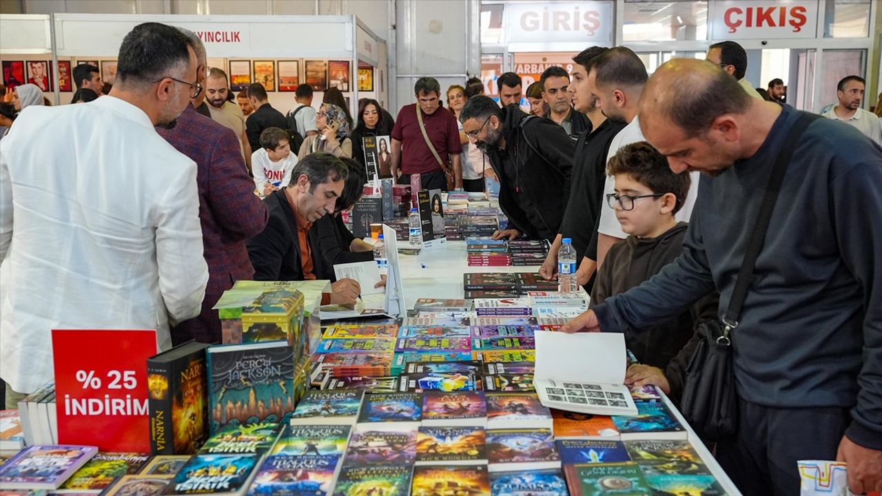 Diyarbakır 9. Kitap Fuarı devam ediyor