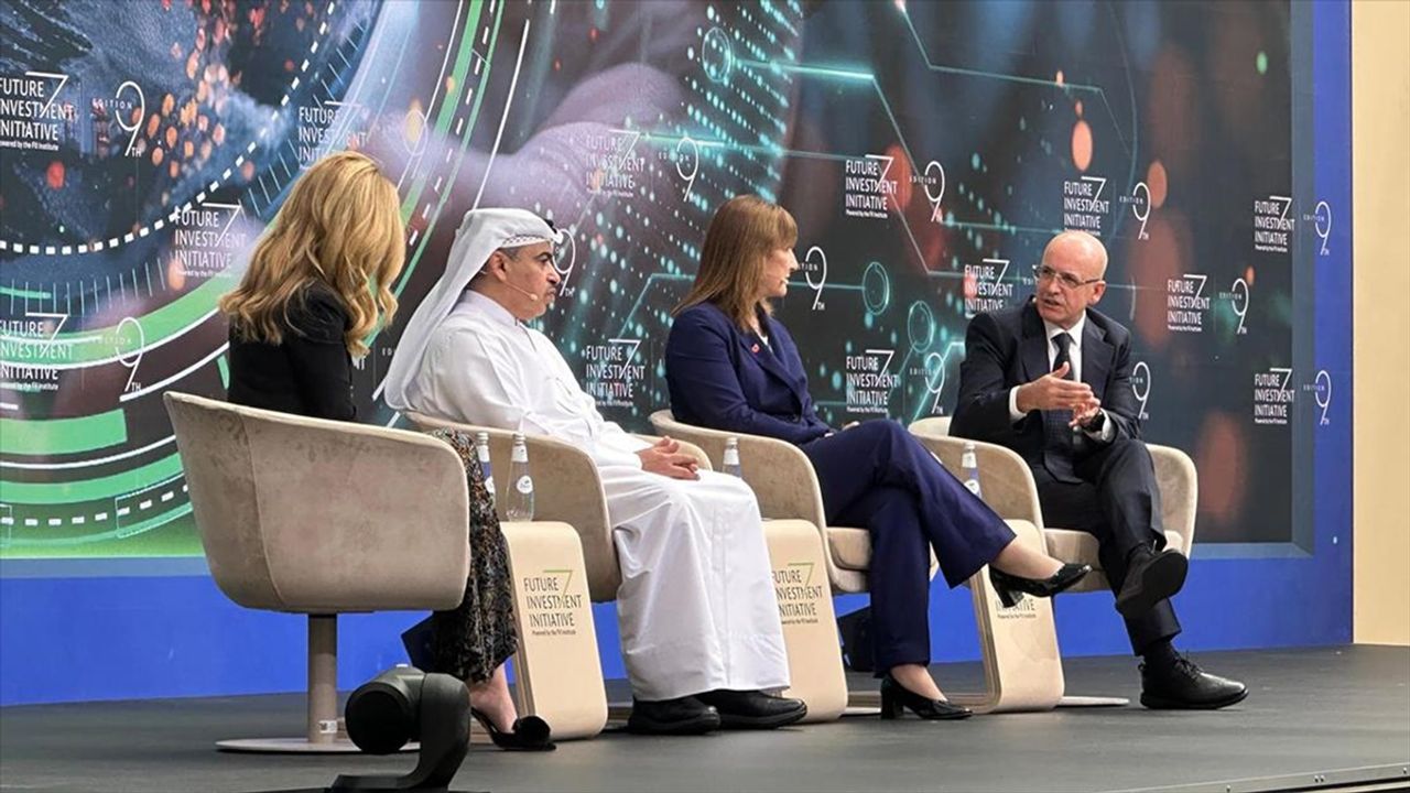 Hazine ve Maliye Bakanı Şimşek: Bölgesel ve küresel entegrasyonun öneminin farkındayız