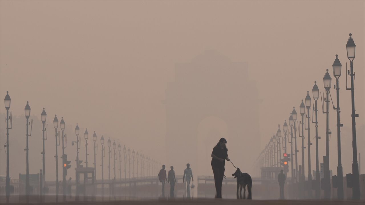 Hindistan, başkent Yeni Delhi'de hava kirliliğine karşı 'yapay yağmur' denemeleri yapıyor