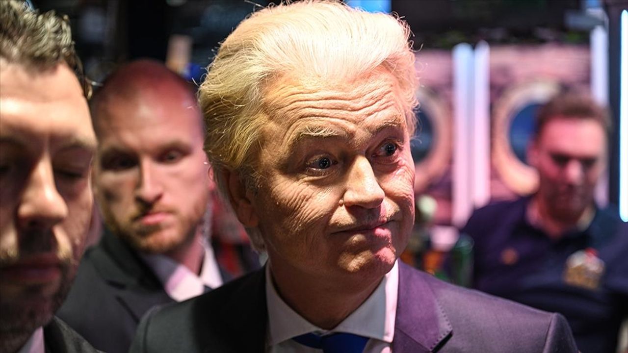 Hollanda'da aşırı sağın güç kaybettiği genel seçimin ardından partileri zorlu koalisyon pazarlıkları bekliyor