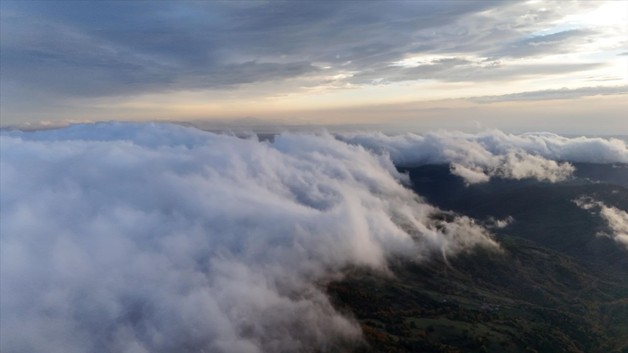 Samsun'da 1650 rakımlı Dürtmen Dağı'ndaki 'sis denizi' dronla görüntülendi