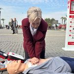 İzmir'de 20 bölgeye ani kalp durmalarına karşı şok cihazı yerleştirildi