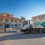 İzmir Narlıdere'de okul bahçelerine temizlik