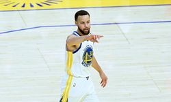 Curry, NBA tarihinde 4 bin "üçlük" sayısına ulaşan ilk oyuncu oldu