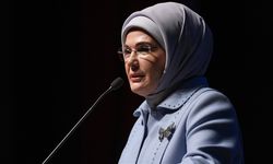 Emine Erdoğan: Mutlu ailelerin, tüm insanlığın ortak paydası olmasını canıgönülden diliyorum