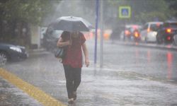 Meteorolojiden yurdun iç ve batı kesimleri için kuvvetli sağanak uyarısı