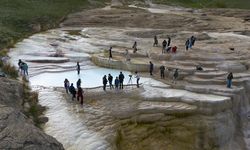 "Van'ın Pamukkale'si" yeşile bürünen çevresiyle doğaseverleri ağırlıyor