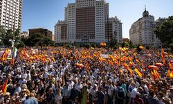 İspanya'da merkez sağcı ana muhalefet "erken seçim" talebiyle Madrid'de gösteri yaptı