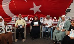 Oturma eylemi yapan babaların tek isteği evlatlarına kavuşmak