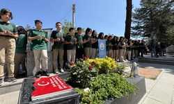 Şehit öğretmen Şenay Aybüke Yalçın, vefatının 8. yılında Çorum'daki kabri başında anıldı