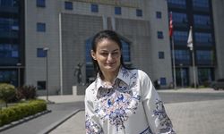 Serebral palsiyle mücadele eden adliye memuru engelini yazdığı şiirlerle aşıyor