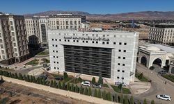 Suriye'nin başkenti Şam'da Menkul Kıymetler Borsası yeniden açıldı