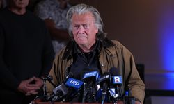 Trump'ın eski danışmanı Bannon, Elon Musk'ın sınır dışı edilmesi gerektiğini öne sürdü