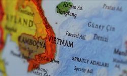 Vietnam'ın Güney Çin Denizi'nde kontrol ettiği adacık ve resifleri genişlettiği iddia edildi