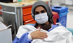 Ambulans uçakla sevk edildiği Sivas'ta prematüre üçüz dünyaya getirdi