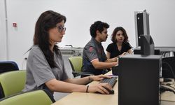 Anadolu Üniversitesi İletişim Bilimleri Fakültesi "istihdama hazır mezun" veriyor