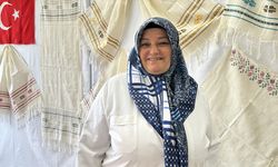 Çocukken babaannesinden öğrendiği dokuma sanatıyla 45 yıldır ilmek ilmek işliyor