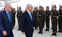 Cumhurbaşkanı Erdoğan, Kazakistan Cumhurbaşkanı Tokayev'i resmi törenle karşıladı
