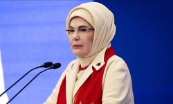 Emine Erdoğan: 15 Temmuz, milletimizin kararlılığıyla yazılan onurlu bir direnişin ve ölümsüz bir zaferin adıdır