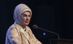 Emine Erdoğan, Vatikan'da "Dünya 5'ten büyüktür" mesajı verdi