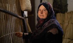 Kispetin yareni zembili 62 yıldır pehlivanlar için dokuyor