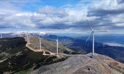 Küresel yenilenebilir enerji kapasitesini 3 katına çıkarma taahhüdü için ulusal hedefler yetersiz