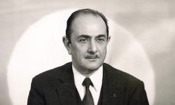 Ömrünü eğitime adayan örnek öğretmen: Mahir İz