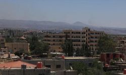 Suriye yönetimi, kapsamlı ateşkes ilan ederek Süveyda'da yeniden konuşlanmaya başladı