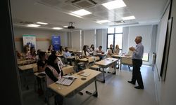 Yabancı öğrenciler öğrendikleri Türkçeyi yaz okulunda pekiştiriyor