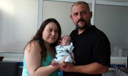 Aydın'da 800 gram doğan bebek, 4 aylık kuvöz sürecinin ardından taburcu edildi