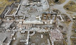 Blaundos Antik Kenti'nde fırın, zeytin ve metal işlikleri gün yüzüne çıkarılıyor