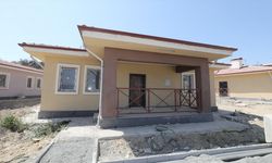 Hatay Samandağ'da kırsal afet konutlarının yapımı sürüyor