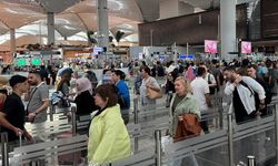 Her üç yolcudan ikisi İstanbul ve Antalya havalimanlarını kullandı
