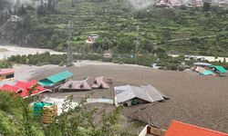 Hindistan'da 4 kişinin ölümüne neden olan heyelanda yaklaşık 100 kişi kayboldu