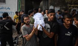 İsrail'in kıtlığı dayattığı Gazze Şeridi'nde son 24 saatte ikisi çocuk, 5 kişi daha açlıktan hayatını kaybetti