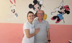 Tekirdağ'da öğretmen baba ve kızı çalıştıkları ilkokulun duvarlarını renklendirdi