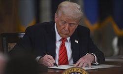 Trump, Çin'e yönelik yüksek tarifeleri 90 gün daha askıya aldı