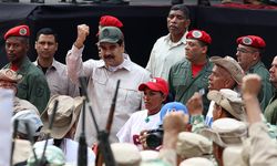 Venezuela'da yüzlerce kişi, Maduro'nun çağrısıyla Ulusal Bolivarcı Milis Gücü'ne kayıt yaptırdı