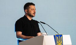 Zelenskiy'nin Trump ile görüşmesinde takım elbise benzeri bir kıyafet giyeceği iddia edildi
