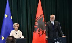 AB Komisyonu Başkanı Von der Leyen, Arnavutluk'un AB'ye üyelik için doğru yolda olduğunu belirtti