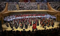 CSO ile Devlet Çoksesli Korosu 'Cumhuriyet Bayramı Özel Konseri' verdi