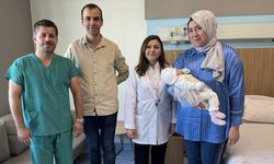Doğuştan göğüs kemiği bulunmayan Eylül bebeğe kıkırdak dokusundan 'iman tahtası' yapıldı