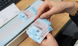 Eski tip ehliyetlerin yenilenmesi için tanınan süre bugün sona eriyor