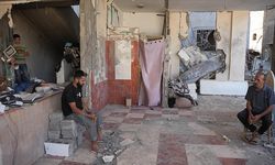 Gidecek yeri olmayan Filistinli aile evlerine düşen 'patlamaya hazır' bombayla yaşıyor