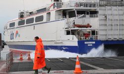 İstanbul'da olumsuz hava koşulları nedeniyle deniz ulaşımında aksama